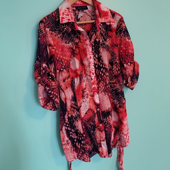 Women’s Blouse- Button-Down - Picture 3 of 10